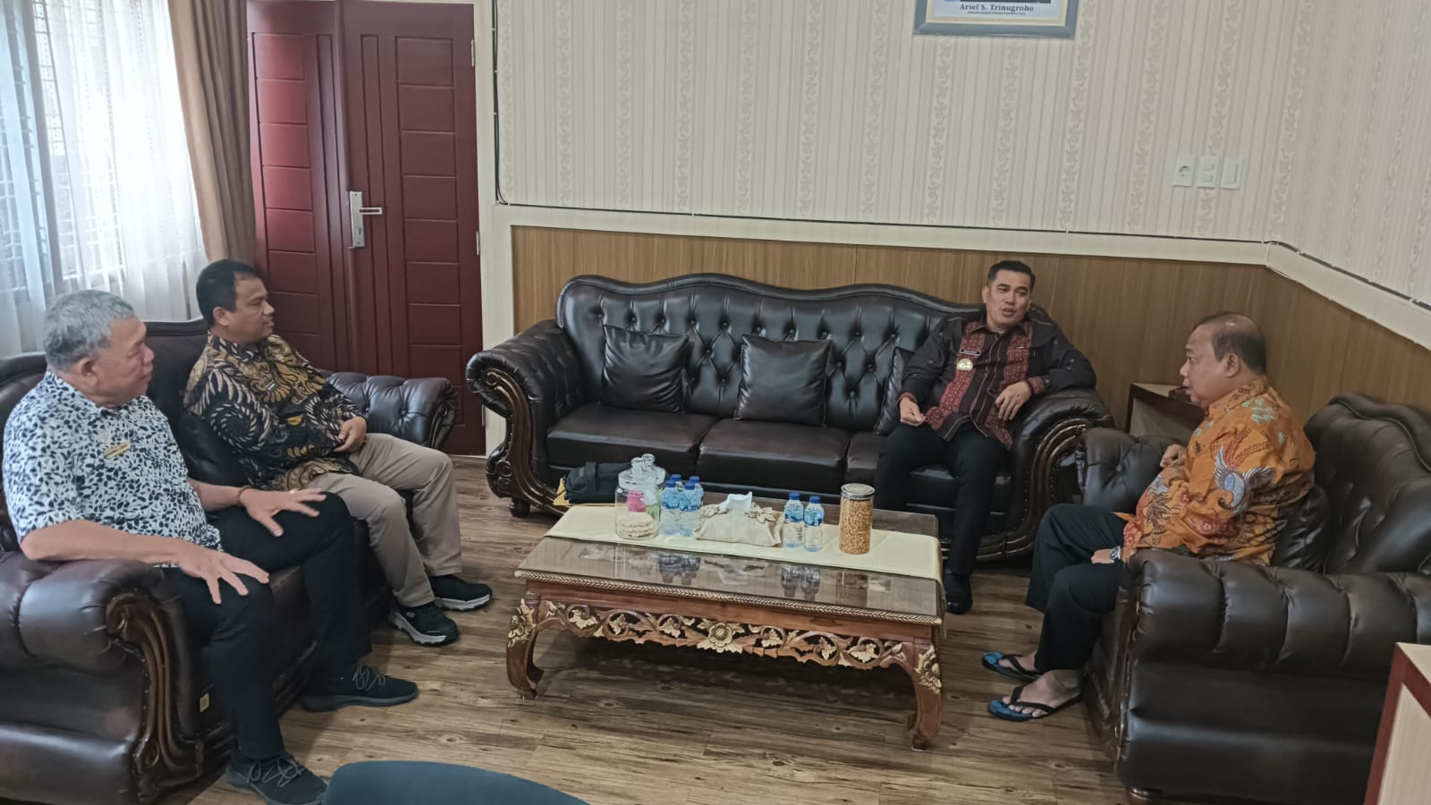 Pjs Bupati Pakpak Bharat Sampaikan Proposal Pembangunan Kawasan Pertanian Terpadu ke Kantor Dinas Ketahanan Pangan, Tanaman Pangan dan Hortikultura Provinsi Sumut Pjs Bupati Pakpak Bharat Sampaikan Proposal Pembangunan Kawasan Pertanian Terpadu ke Kantor Dinas Ketahanan Pangan, Tanaman Pangan dan Hortikultura Provinsi Sumut