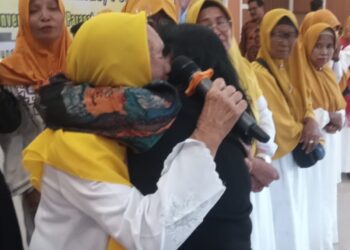 Ny Ratnawati Radiapoh Hasiholan Sinaga Jadi Berkah Bagi Forsila, 10 Lansia Diberangkatkan Umroh 