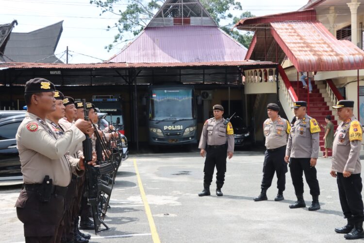 Sambut Kunker Kapolda Sumut, Wakapolres Sianțar Pimpin Latihan Jajar Hormat