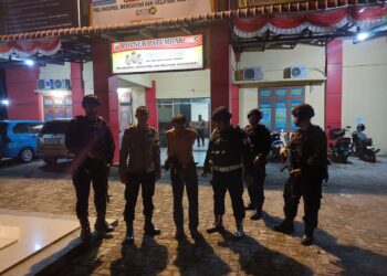Personil Sat Brimob Polda Sumut dan Polsek Patumbak Amankan Terduga Pelaku Pencurian Saat Patroli Kamtibmas Gabungan 