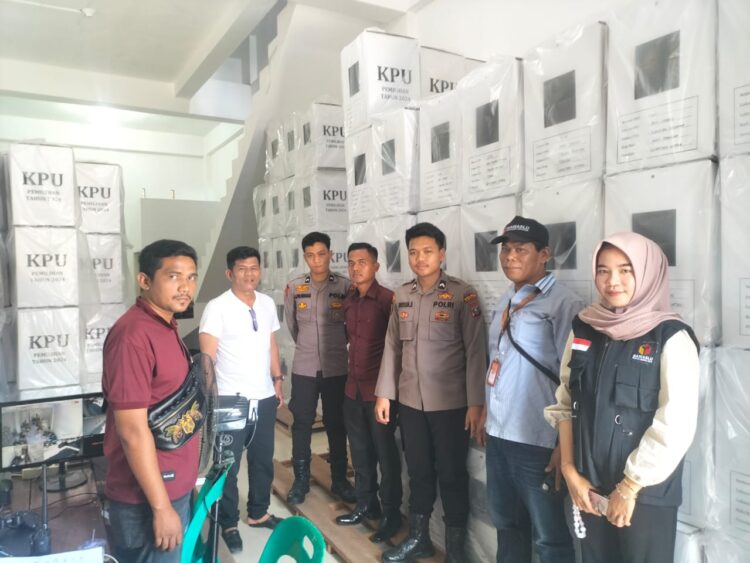 Polres Sibolga Kawal Ketat Pengamanan Kegiatan Sortir Dan Pelipatan Surat Suara Pilkada 2024