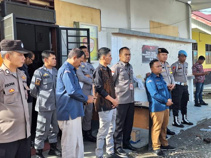 Pastikan Aman Polres Pakpak Bharat Kawal Ketat Kegiatan Sortir Dan Pelipatan Surat Suara