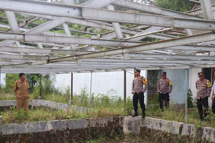Dukung Program Presiden RI, Kapolres Pakpak Bharat AKBP Oloan Siahaan Cek Lahan di Desa Cikaok