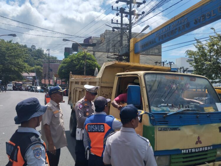 Personil Sat Lantas Polres Sibolga Dan Instansi Terkait Laksanakan Ops Gabungan Kepatuhan PKB