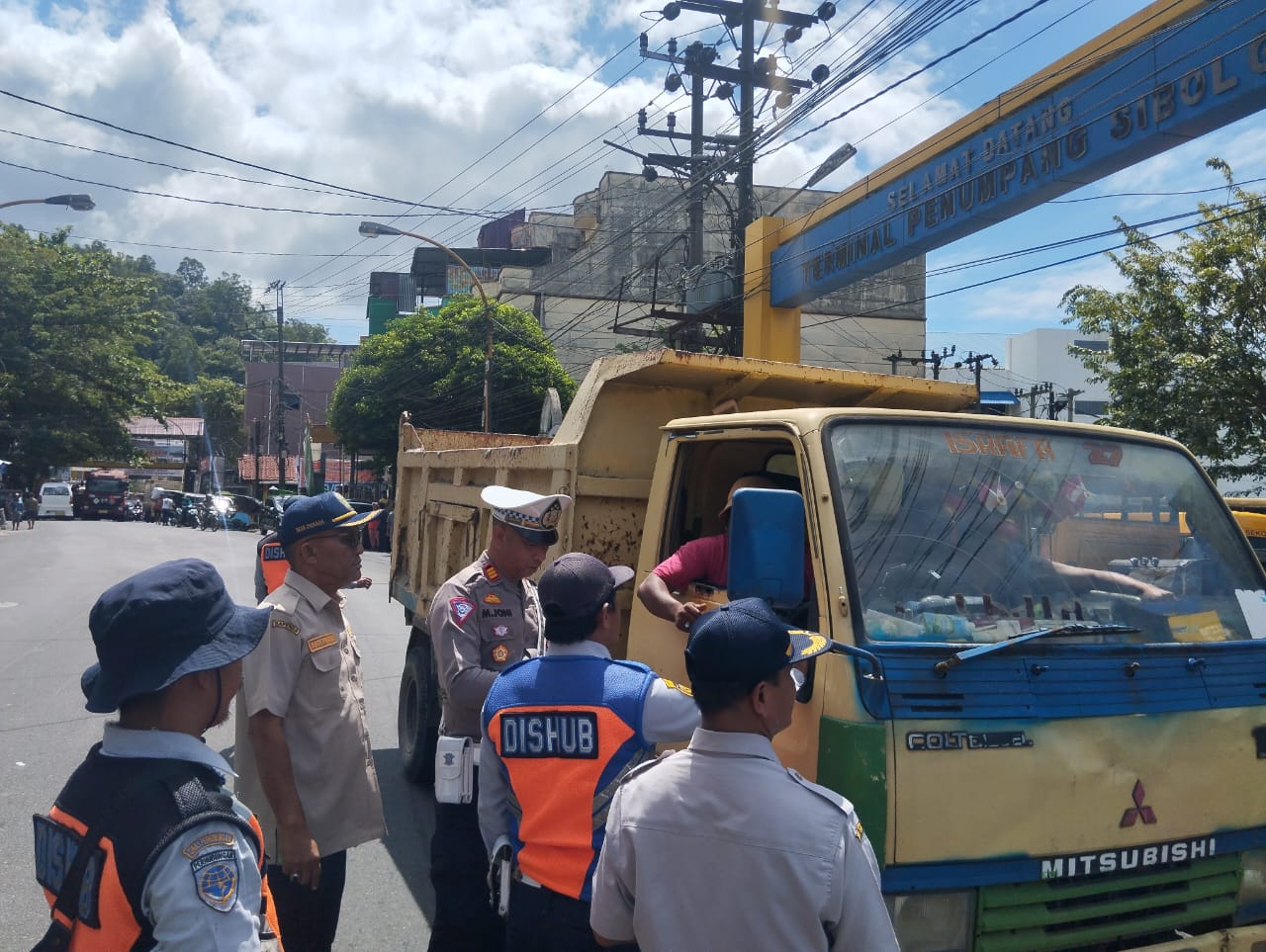 Personil Sat Lantas Polres Sibolga Dan Instansi Terkait Laksanakan Ops Gabungan Kepatuhan PKB Personil Sat Lantas Polres Sibolga Dan Instansi Terkait Laksanakan Ops Gabungan Kepatuhan PKB