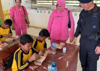 HUT Korps Brimob Polri ke-79, Sat Brimob Polda Sumut Gelar Uji Coba Program Makan Bergizi di SDN 102092