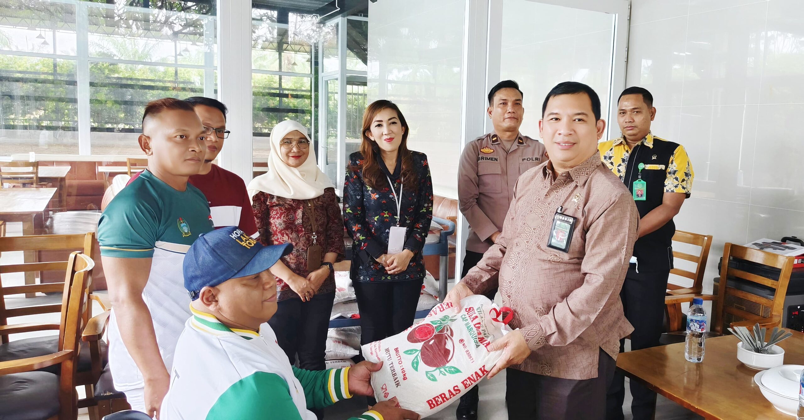 Pengadilan Negeri Sei Rampah Peduli Atlit Disabilitas, Berikan Tali Asih di Jericho Stable