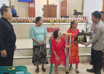 Dalam Rangka Pilkada Damai, Polres Sibolga Laksanakan Minggu Kasih Dan Berikan Bansos