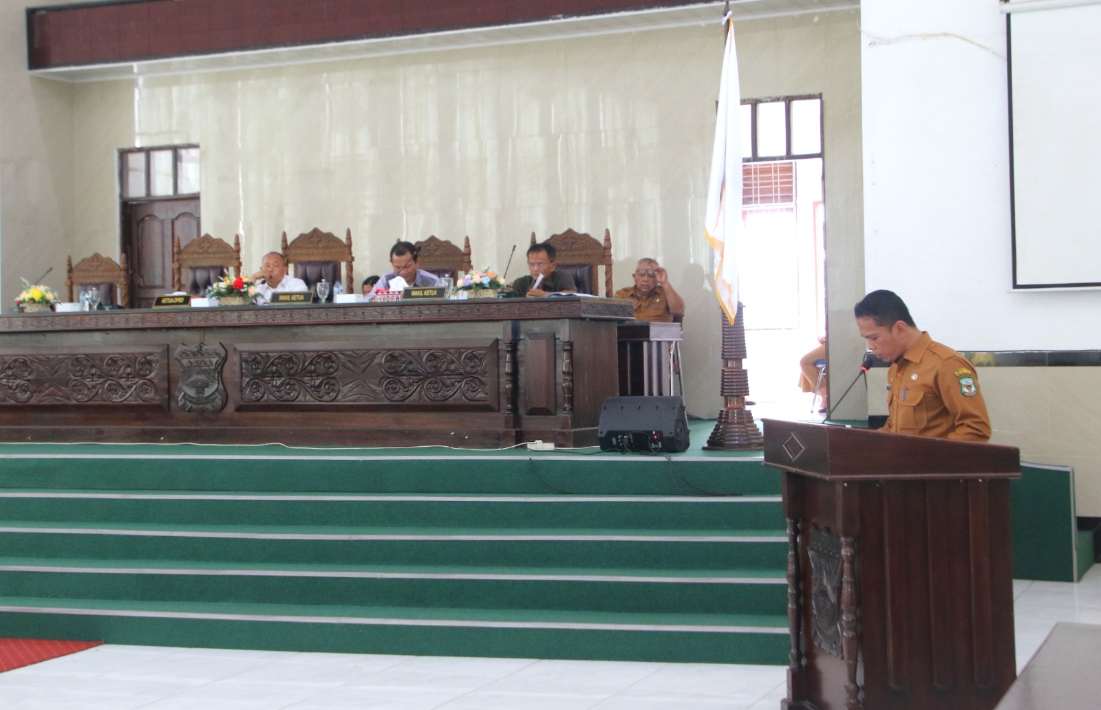 Pjs Wali Kota Pematangsiantar Diwakili Sekda Menyampaikan Pengantar Nota Keuangan Wali Kota Atas Ranperda Kota Pematangsiantar 