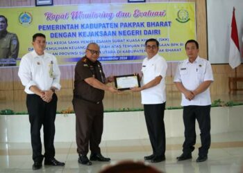 Apresiasi SKK Pemulihan Keuangan Daerah Temuan BPK RI, Pemkab Pakpak Bharat Berikan Penghargaan Kepada Kejari Dairi