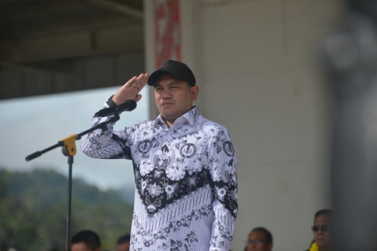Bupati Pakpak Bharat Pimpin Upacara Peringatan HUT PGRI dan Hari Guru Nasional Tahun 2024