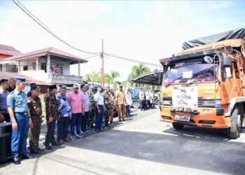 Pj Bupati dan Forkompinda Lepas Pendistribusian Logistik Pilkada Tapteng Tahun 2024 