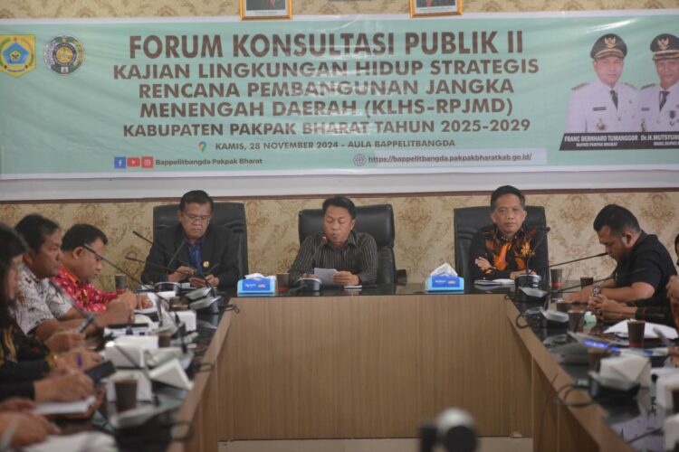 Bupati Pakpak Bharat Diwakili Asisten Administrasi dan Pembangunan Membuka Forum Konsultasi Publik ke II Penyusunan Dokumen KLHS-RPJMD Bupati Pakpak Bharat Diwakili Asisten Administrasi dan Pembangunan Membuka Forum Konsultasi Publik ke II Penyusunan Dokumen KLHS-RPJMD
