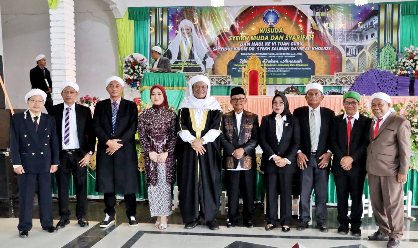 Plt Bupati Simalungun Hadiri Sidang Munaqasyah/Wisuda Syekh Muda dan Syarifah Ke-34 Thariqat Naqsabandiyah Al-Kholidiyah Jalaliyah Bandar Tinggi Plt Bupati Simalungun Hadiri Sidang Munaqasyah/Wisuda Syekh Muda dan Syarifah Ke-34 Thariqat Naqsabandiyah Al-Kholidiyah Jalaliyah Bandar Tinggi