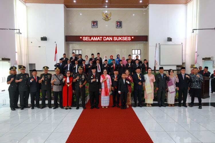 Pjs Wali Kota Hadiri Acara Pengucapan Sumpah/Janji Pimpinan DPRD Kota Pematangsiantar Masa Jabatan 2024-2029