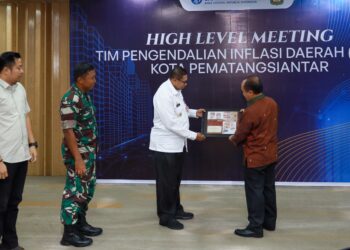 Pjs Wali Kota Pematangsiantar Drs Matheos Tan MM Membuka  HLM Tim Pengendalian Inflasi Daerah