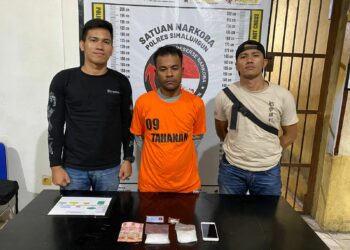 Kasat Narkoba Polres Simalungun Ringkus Bandar Sabu di Perkebunan Sawit Bah Lias, Sabu 110 Gram Disita 