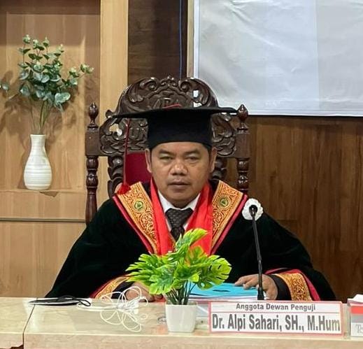 Kemandirian Polri Sebagai Pilar Demokrasi dan Penjaga Konstitusi Kemandirian Polri Sebagai Pilar Demokrasi dan Penjaga Konstitusi