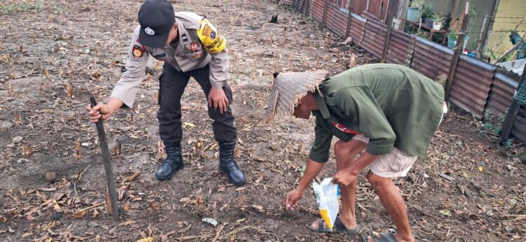 Dukung Ketahanan Pangan,  Bhabinkamtibmas Polsek Siantar Selatan Ajak Warga Manfaatkan Lahan Kosong