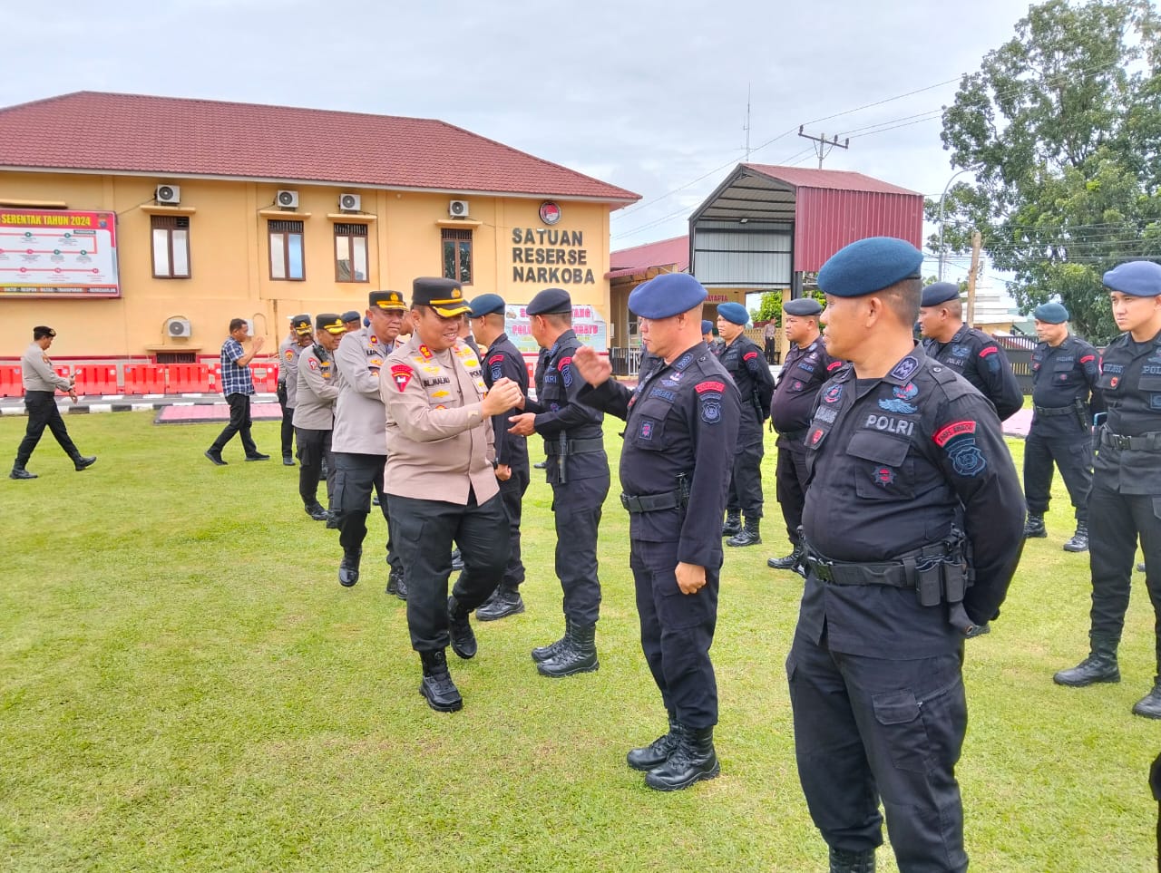 Personel Brimob Polda Sumut Sukses Amankan Pilkada Serentak Tahun 2024 di Wilayah Polres Labuhan Batu