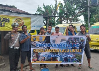 Penyuluhan Keliling, Satlantas Polres Simalungun Imbau Sopir Angkot Patuhi Aturan Lalu Lintas