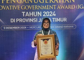 Wali Kota Pematangsianțar Menerima Penghargaan Ajang IGA 2024 untuk Daerah dengan Kenaikan Tertinggi Indeks Inovasi Daerah Tahun 2024 