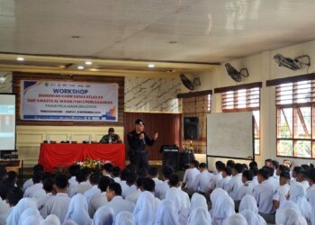Personel Brimob Polda Sumut Berikan Motivasi dan Psikoedukasi Karir kepada Siswa SMK Swasta Al Washliyah 2 Perdagangan Simalungun