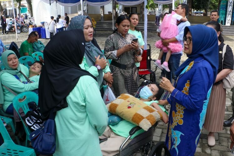 Wali Kota Pematangsiantar dr Susanti Dewayani SpA Berbaur Dengan Penyandang Disabilitas, Hari Disabilitas Internasional Tahun 2024