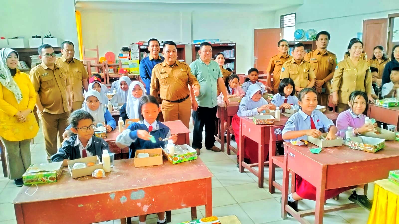 Pemkab Simalungun Laksanakan Gerakan Serentak Makanan Bergizi Sehat Bagi Peserta Didik Pemkab Simalungun Laksanakan Gerakan Serentak Makanan Bergizi Sehat Bagi Peserta Didik