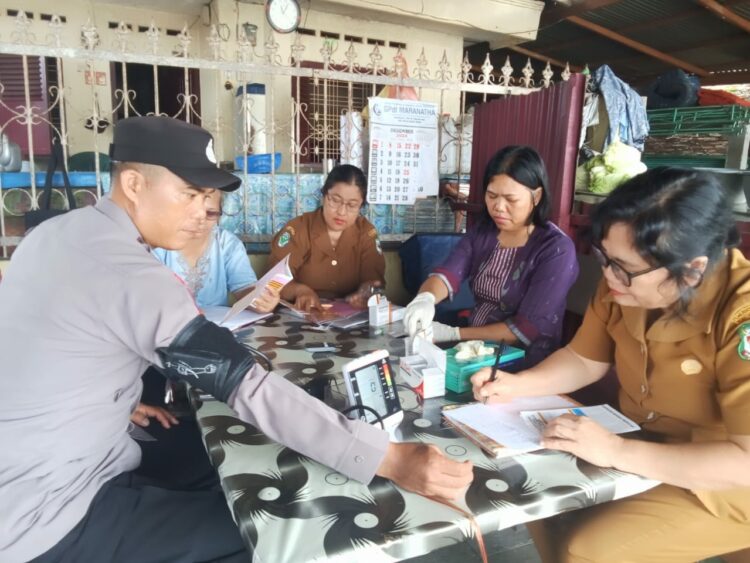 Bhabinkamtibmas Polsek Siantar Marihat Hadiri POSBINDU