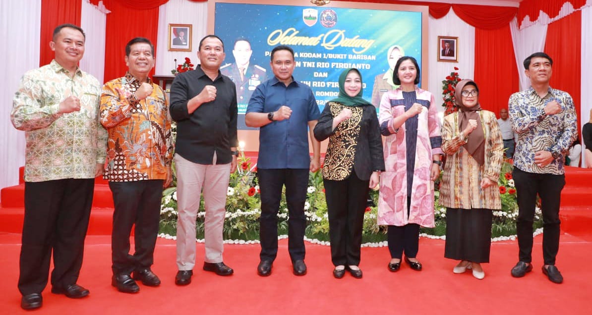 Bupati Simalungun Radiapoh Hasiholan Sinaga Sambut Baik Kehadiran Pangdam I/BB di Bumi Habonaron Do Bona Bupati Simalungun Radiapoh Hasiholan Sinaga Sambut Baik Kehadiran Pangdam I/BB di Bumi Habonaron Do Bona