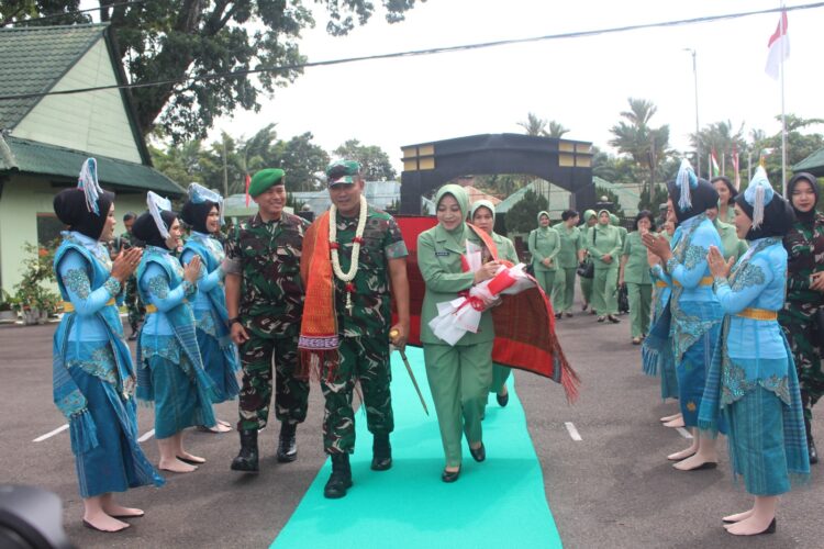 Pangdam I/BB Berikan Pengarahan Kepada Prajurit, PNS dan Persit KOREM 022/PT, Rindam I/BB dan Batalyon Infantri 122/TS