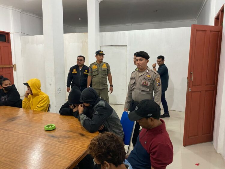 Sat Samapta Polres Siantar Bersama Satpol PP Giat Laksanakan Razia Pekat