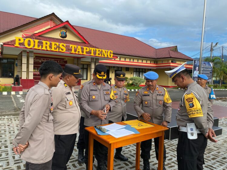 Waka Polres Tapteng Lakukan Pengecekan Penggunaan Senpi Personil