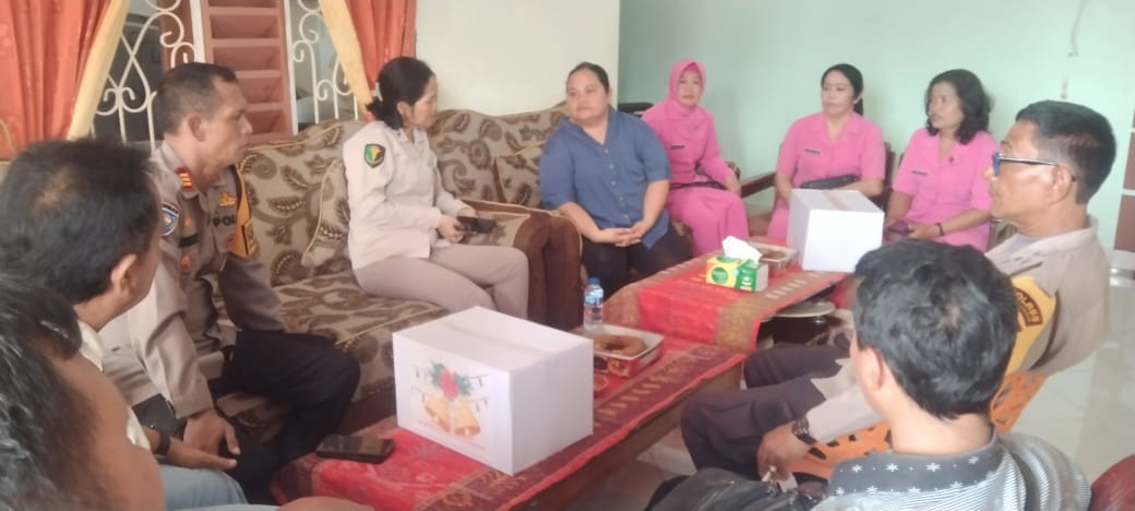 Menjelang Nataru, Polres Simalungun Berbagi Kebahagiaan di Panti Asuhan Harapan Jaya Menjelang Nataru, Polres Simalungun Berbagi Kebahagiaan di Panti Asuhan Harapan Jaya