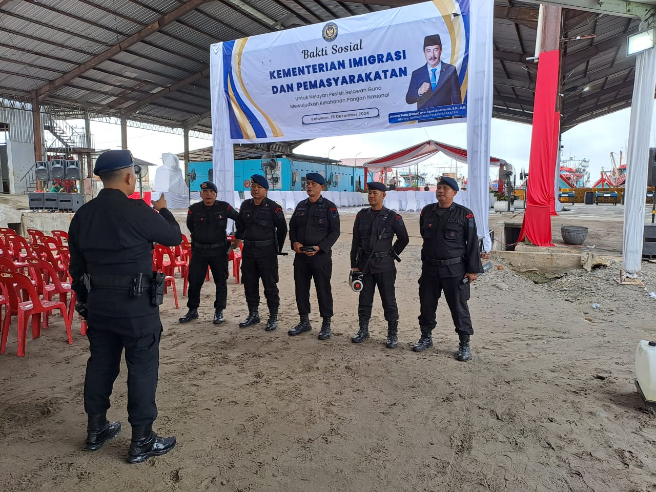 Unit JIBOM dan KBR Detasemen Gegana Brimob Polda Sumut Sterilisasi Lokasi Kunjungan Menteri Imigrasi dan Pemasyarakatan