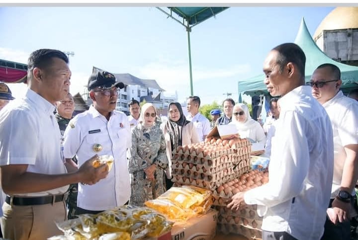 Menjelang Natal Dan Tahun Baru, Pj Bupati Tapteng Gelar Sembako Murah