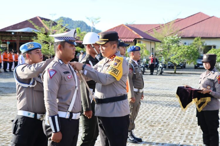 Pengamanan Nataru 2024, Polres Tapteng Gelar Apel Pasukan Operasi Lilin Toba
