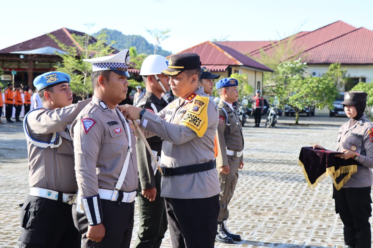 Pengamanan Nataru 2024, Polres Tapteng Gelar Apel Pasukan Operasi Lilin Toba