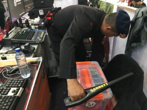 Tim Jibom dan KBR Brimob Polda Sumut Sterilisasi Lokasi Perayaan Natal Oikumene 2024, Pastikan Keamanan 10.000 Jemaat