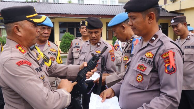 Wakapolres Pematangsiantar Cek Senjata Api Anggota, Cegah Terjadinya Pelanggaran 