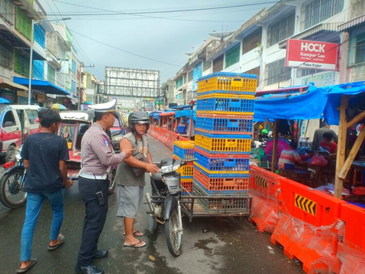 Selama Ops Lilin Toba 2024, Sat Lantas Polres Pematangsiantar Terjunkan Tim Urai Kemacetan