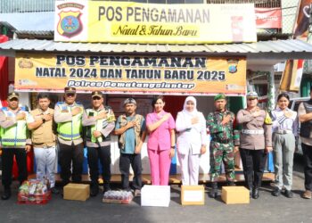 Kapolres Pematang Siantar Tinjau Pos Yan dan Pos Pam Ops Lilin Toba 2024 Sekaligus Berikan Bingkisan Natal