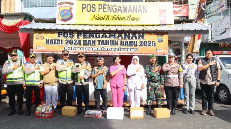 Kapolres Pematang Siantar Tinjau Pos Yan dan Pos Pam Ops Lilin Toba 2024 Sekaligus Berikan Bingkisan Natal