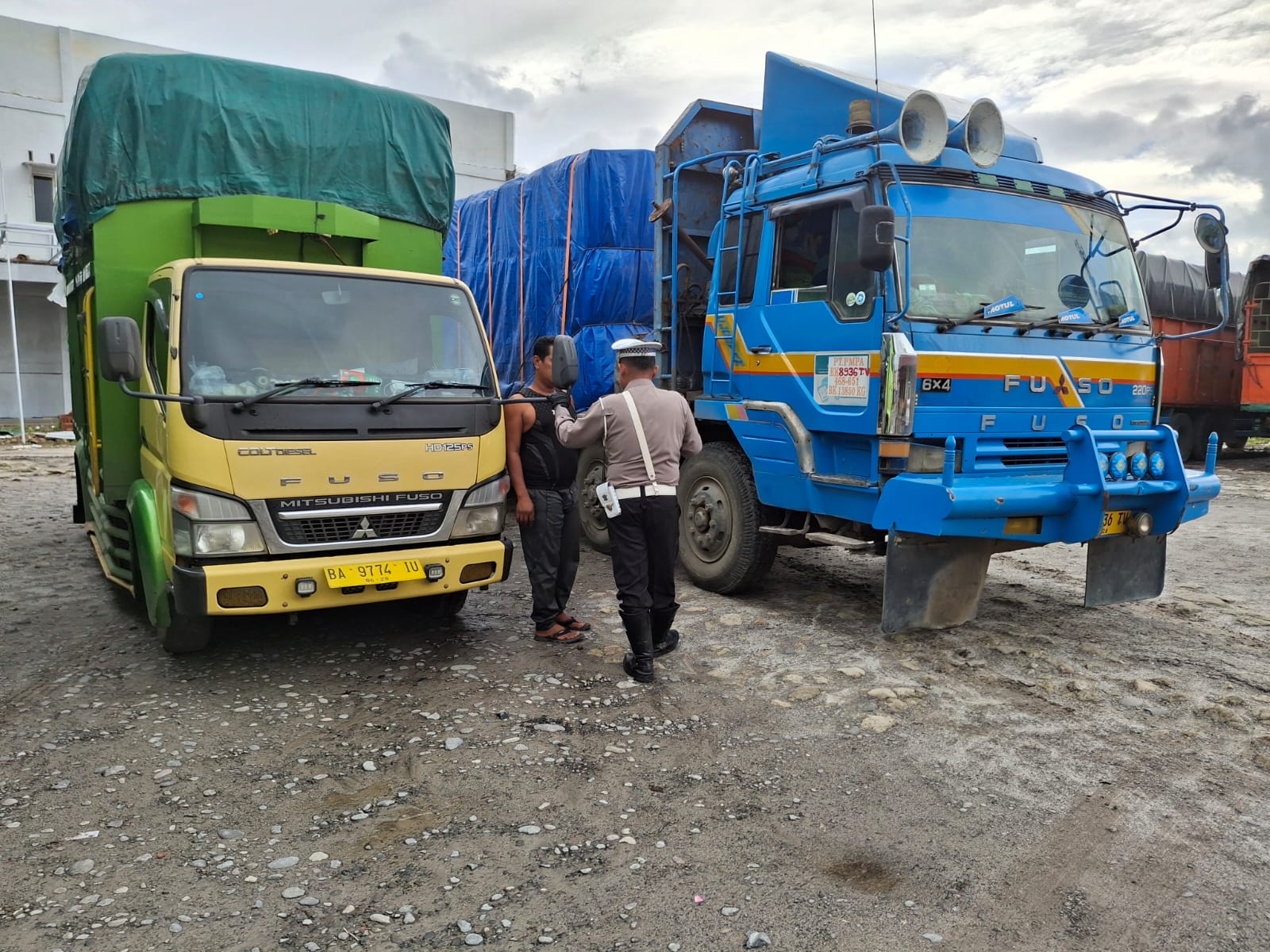 Langgar SKB Menteri Perhubungan, Polres Pematangsiantar Siantar Tertibkan Truk Yang Masih Beroperasi Langgar SKB Menteri Perhubungan, Polres Pematangsiantar Siantar Tertibkan Truk Yang Masih Beroperasi