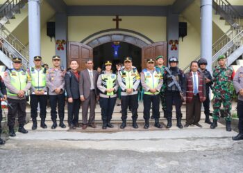 Kapolres Pematangsiantar Pimpin Patroli Skala Besar dan Monitoring Ibadah Puncak Perayaan Natal 2024
