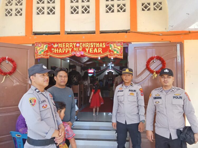 128 Personil Polres Tapteng Amankan Ibadah Natal Di Gereja