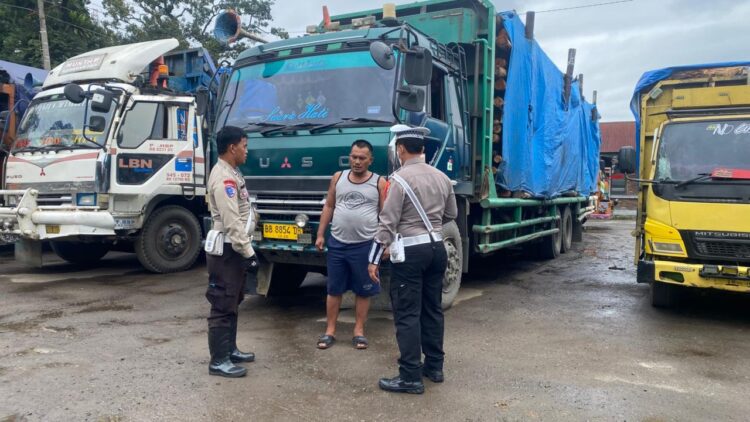 Langgar SKB Menhub Selama Nataru, Sat Lantas Polres Pematangsiantar Kembali Tertibkan 8 Truk 