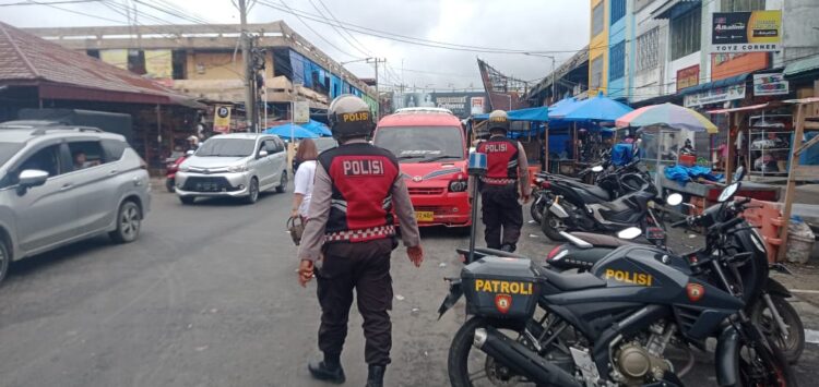 Sat Samapta Polres Pematangsiantar Intensifkan Patroli Pasar, Cegah Kriminalitas Sat Samapta Polres Pematangsiantar Intensifkan Patroli Pasar, Cegah Kriminalitas