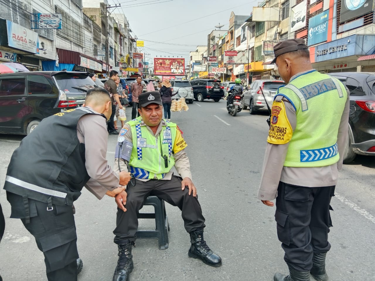 Dokkes Polres Pematangsiantar Periksa Kesehatan Personil Pos Pam dan Yan Ops Lilin Toba 2024 Dokkes Polres Pematangsiantar Periksa Kesehatan Personil Pos Pam dan Yan Ops Lilin Toba 2024